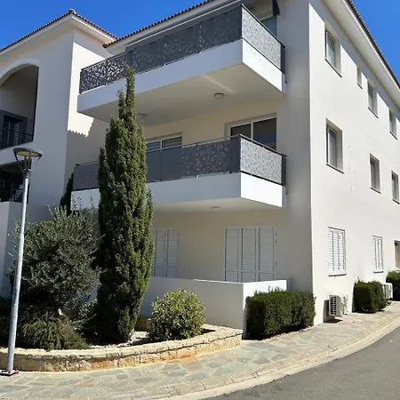 Cozy 2-bedroom Flat *