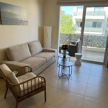 Cozy 2-bedroom Flat Paralimni