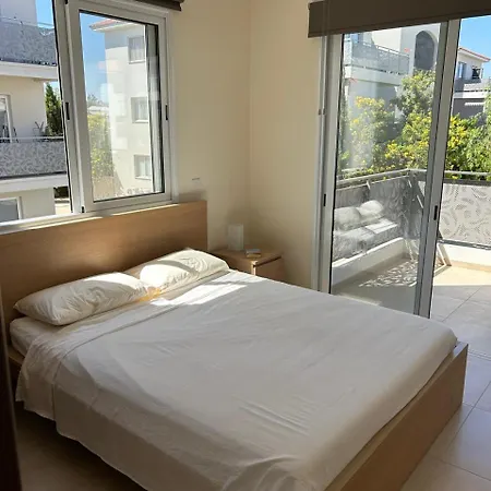Cozy 2-bedroom Flat