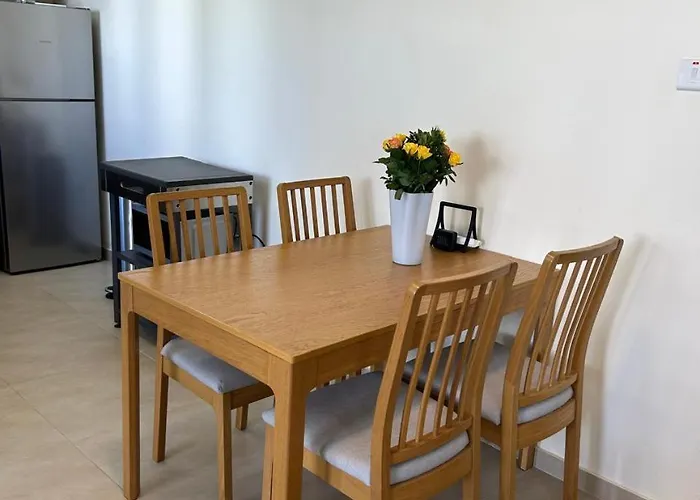 Cozy 2-bedroom Flat *